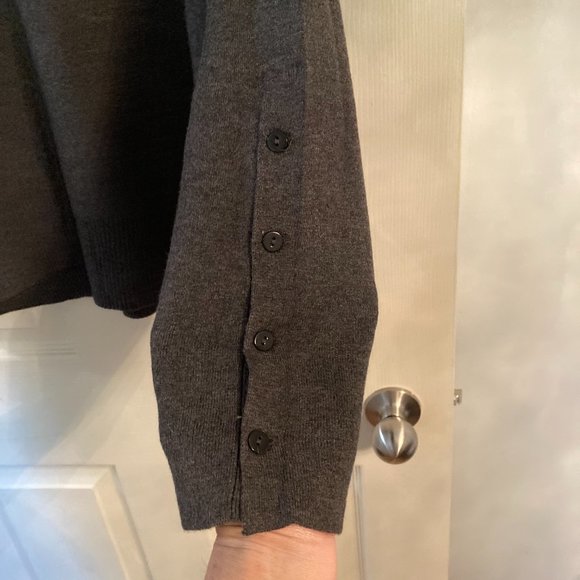 Amuse Society Charcoal Grey Sweater - NWT - Picture 7 of 12